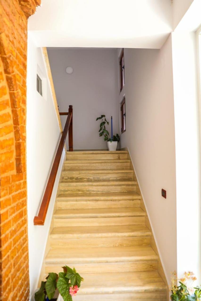 Merkaj Hotel Berat Esterno foto