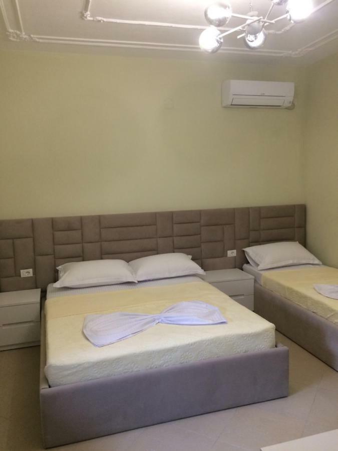 Merkaj Hotel Berat Esterno foto