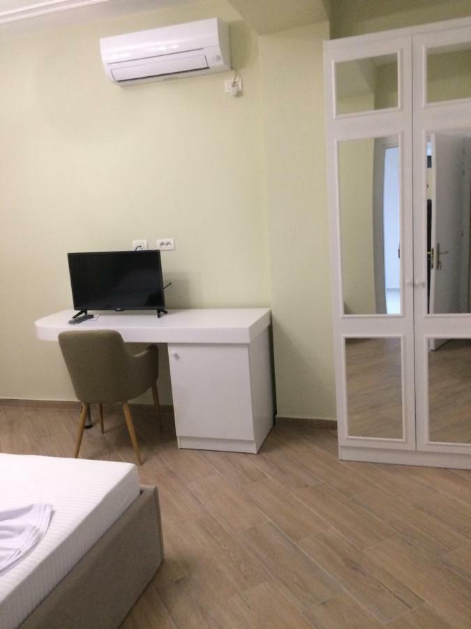 Merkaj Hotel Berat Esterno foto