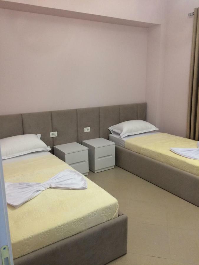 Merkaj Hotel Berat Esterno foto