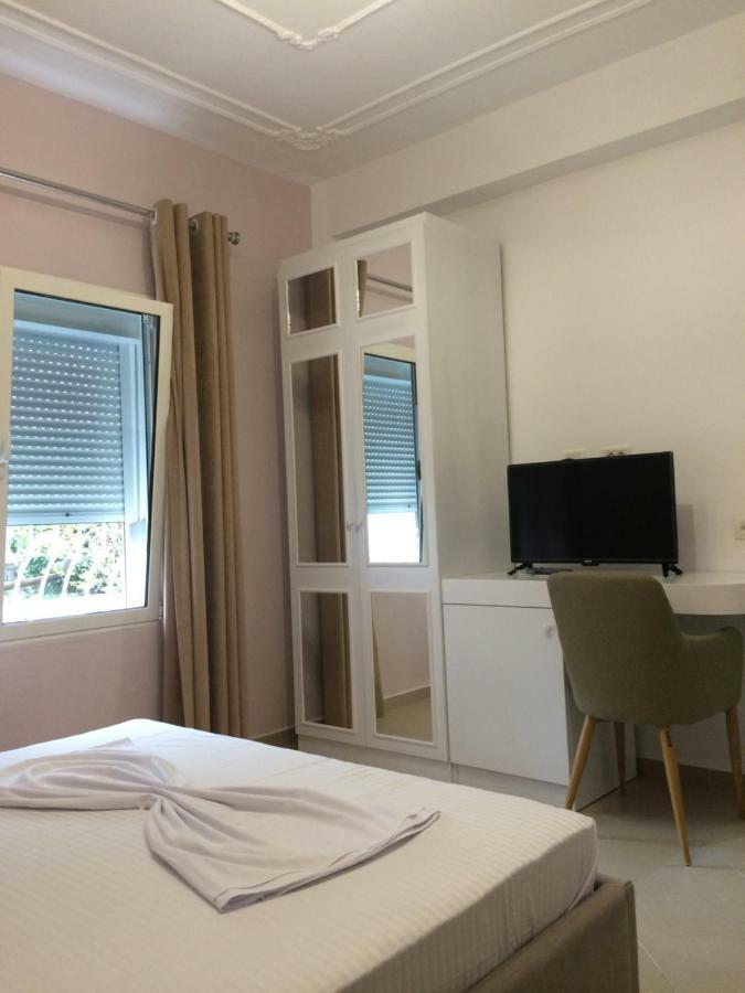 Merkaj Hotel Berat Esterno foto