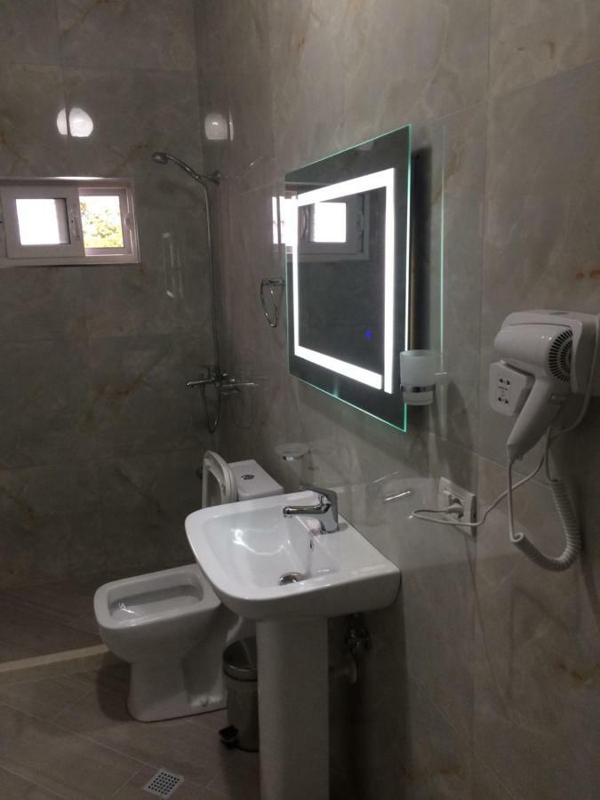 Merkaj Hotel Berat Esterno foto
