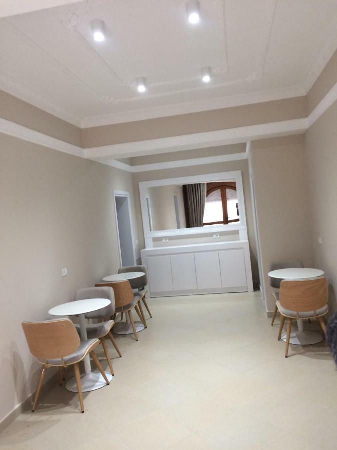 Merkaj Hotel Berat Esterno foto